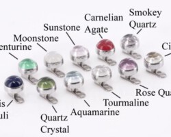 Piercingaufsätze mit Halbedelsteinen für Piercings und Dermal anchor
